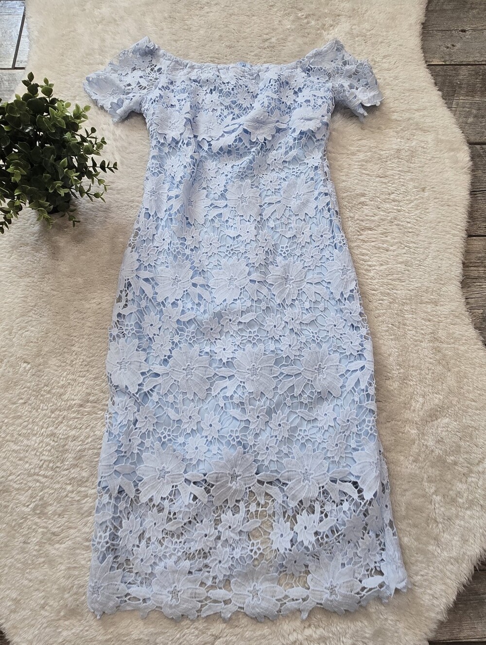 Eilly Bazar Blue Floral Lace Overly Off-The-Shoulder Sheath Midi-Dress, M